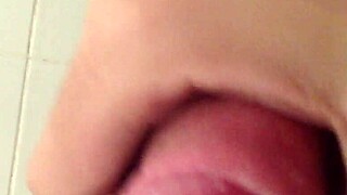 Friendly gay handjob session with a greasy cock