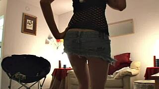 brookeskye petite 18+ outdoor solo closeup