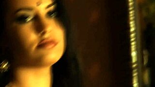 Indian movie dancer goes to her underwear in raunchy scene