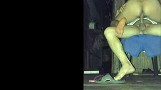 Sexo a domicilio con el albañil del barrio peruano