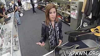 I watch dilettante sucking wet cunt passionately here