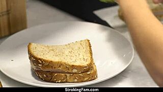 Ménage com Foda Selvagem com Freya Von Doom, Naudi Nala e Filthy Rich