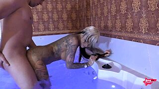 Hot Sex In Whirlpool For Money