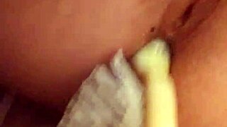 i'm fucking my hairbrush in the ass