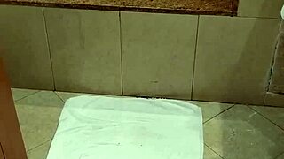 spying on my teen stepsister and jerking off to her panties