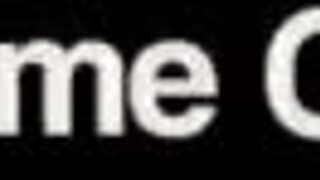 Vicky Vette peituda toma banho e dedilha a buceta molhada