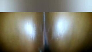 Preta Sentando No Pau