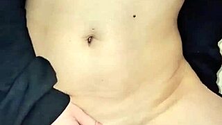 olha essa novinha gostosa gozando com tatuagem e cabelo longo na cavalgada rough