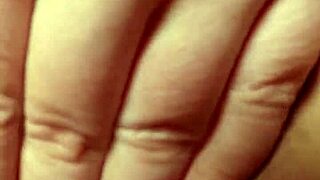 Solo female amateur masturbates with homemade video
