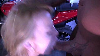 Сексът в работилницата ме накара да си спомня дивите времена с пикантна латино милф