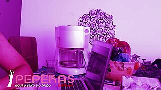 Vivi Guedez Calls IT Technician for PC Repair