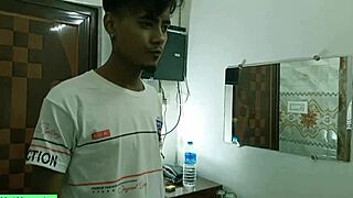 ป้าเดซี่ร้อนโดนหนุ่ม 18+ เย็ดฮาร์ดคอร์ในห้องโรงแรม หน้าอกธรรมชาติกระเด้งทุกครั้ง