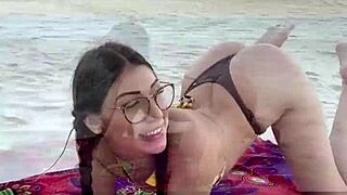 melina khalifa bends over in floripa