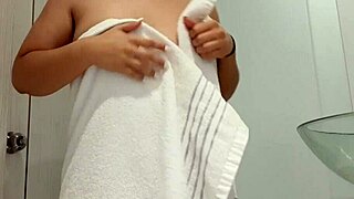 baile en el baño de un millonario con hardcore sex