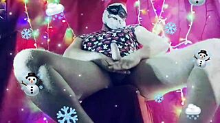 Muff diving and handjob to a climax in a solo video