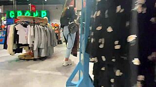 Girl earns purchase in locker room bang