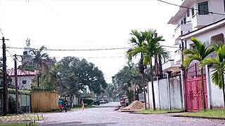 Ebony babe doggystyle cumshot