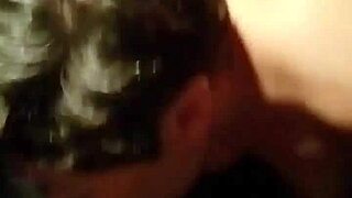 Maestra mexicana 7 esposa mexicana cogida por un desconocido en el carro con su esposo en frente primer dogging