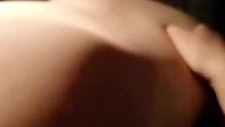 Maestra mexicana 7 esposa mexicana cogida por un desconocido en el carro con su esposo en frente primer dogging