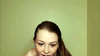 Fiatal nő hatalmas cicikkel vad buliban!