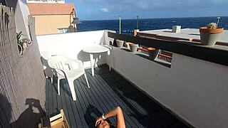 Intimate Outdoor Cumshot in Girlfriend's Mouth During Sunbathing