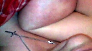 Mature handjob with huge tits 😘