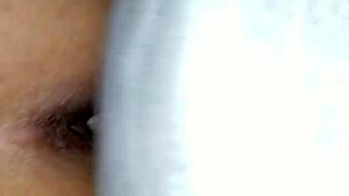 Latina teenager 18+ med stor røv får creampie i sin fisse