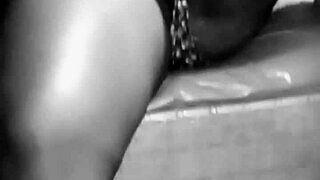 got so horny watching my married aunt's tasty pussy