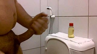 Oiled Handjob Leads To Cumshot!