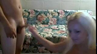 Amateur Blonde Screams FUCKTHAT Pussy