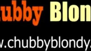 Italian milf gives close-up blowjob