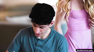 Blonde fucks pizzaguy behind students