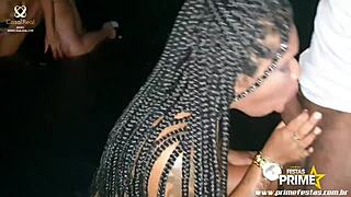 morena gostosa participates in a group activity with brunette friends