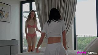 Kiere Simon Kitty Feels Excited Taking Body Pictures With Lesbian Touch