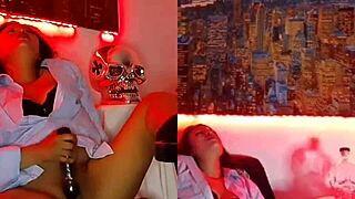 Intense perreo dancing with Karol G and Alicia Keys in homemade young 18+ pussy fucking, cum toys dildo orgasm.