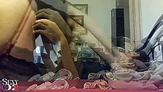 1936'da Bu Amatör Fahişe Beyaz Saten Külotlarını Salladı. Siyah Deri Pantolon Büyük Kıçını Derin Boğaz POV İçin Çerçeveledi!