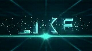 Hé, akarod látni, ahogy villogunk a hotelben a szvingerekkel?