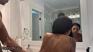 Big Cock gets a mouthful of jizz from Desi gay