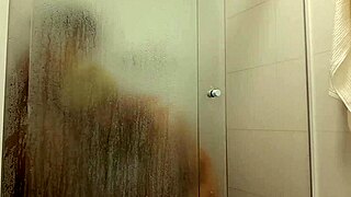 novinha casada tomando banho depois de goza na minha rola victor hugo lunna real