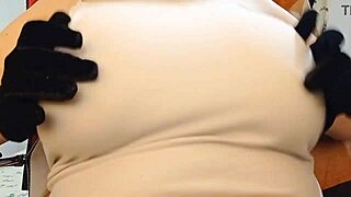 Girl on tinder shares her big boobs