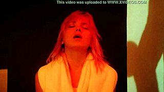 Blonde dances nude in sexy sauna club