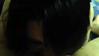 A fatty girl chatting about deepthroat in a casual scene