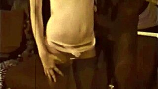 História tabu interracial vintage de Dark Lantern em Londres se desenrola