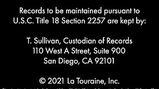 Ruská pornohvězda Casca Akashova dominuje fanouškovi v hotelovém roleplay.