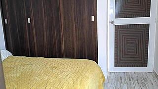 GRABO EL HERMOSO CULO DE MI PRIMA CUANDO SALE DE LA DUCHA