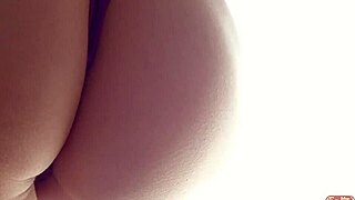 Примерка узких джинсов с шикарными красотками и идеальными формами