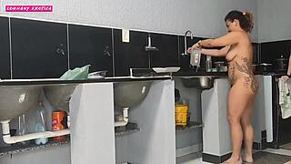 nova modalidade no trabalho: sem roupas, com cum na bunda?