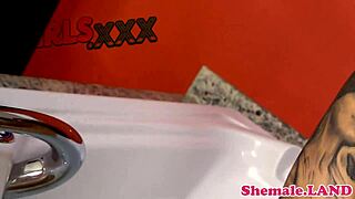 Solo shemale masturbates in bath