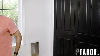 Σκοράρω μεγάλα με καυτή MILF γειτόνισσα Christie Stevens δίπλα