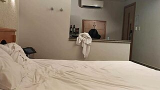 A novinha queria mamar e eu não perdi tempo com blowjob interracial